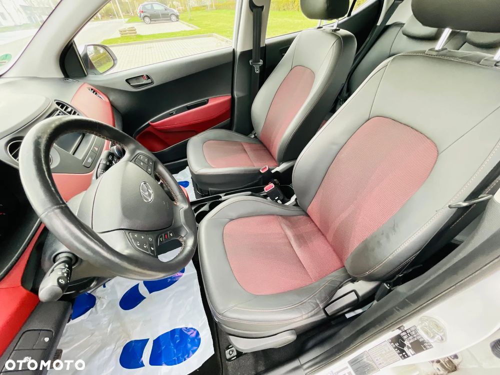 Hyundai i10 1.2 Fifa World Cup Edition - 9