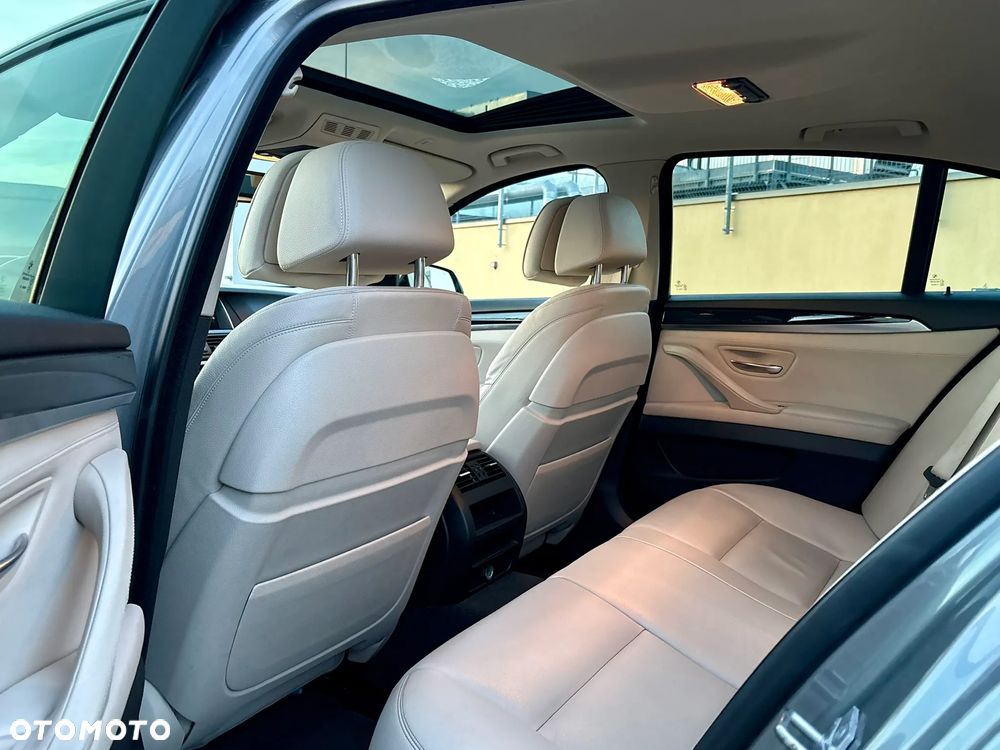 BMW Seria 5 520d xDrive - 28