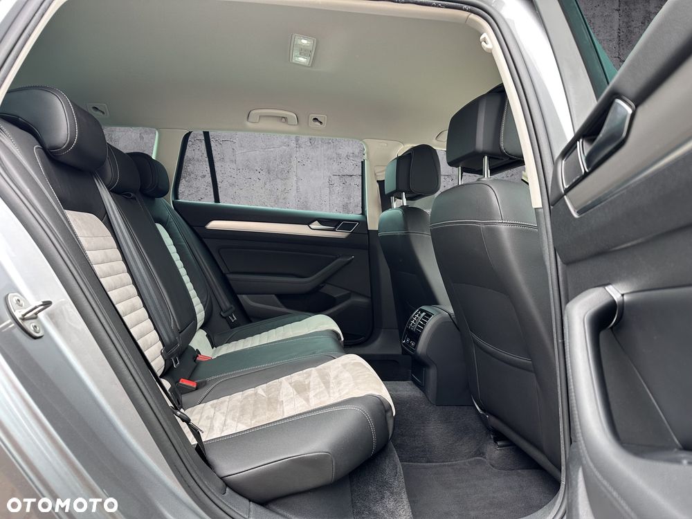 Volkswagen Passat Variant 1.4 TSI ACT (BlueMotion Technology) Highline - 14