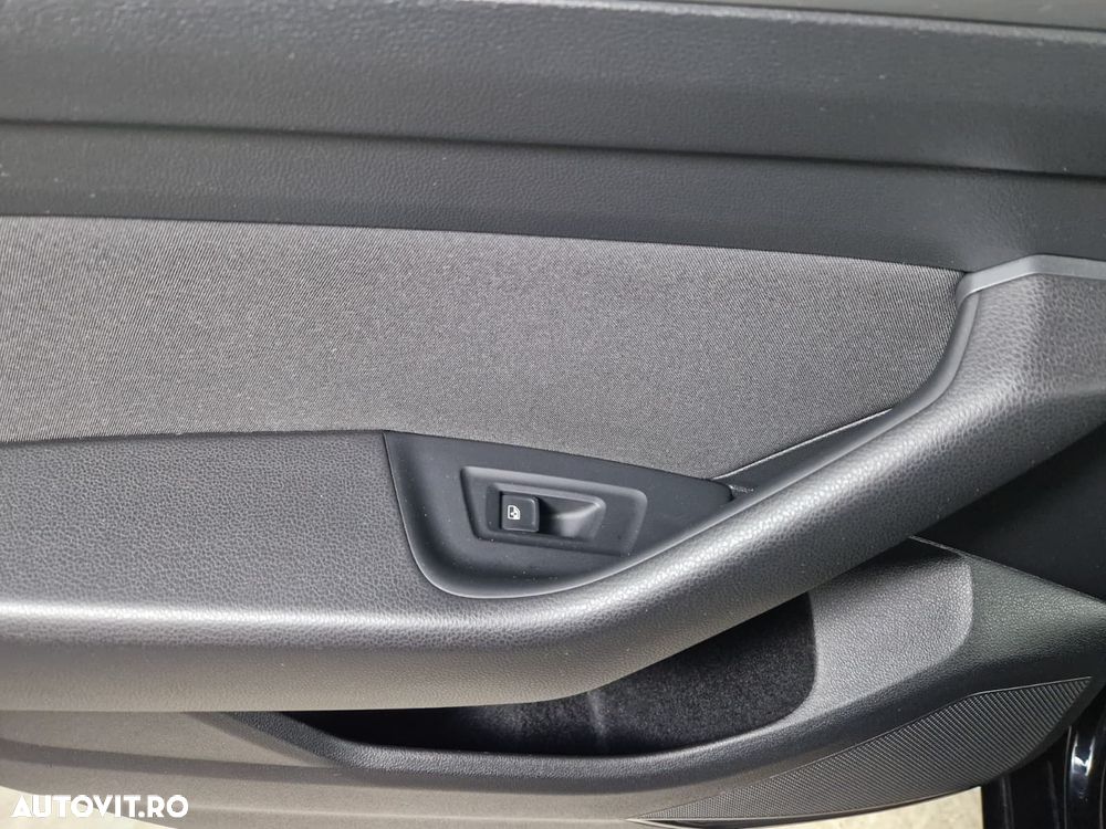 Volkswagen Passat 2.0 TDI DSG Trendline - 23