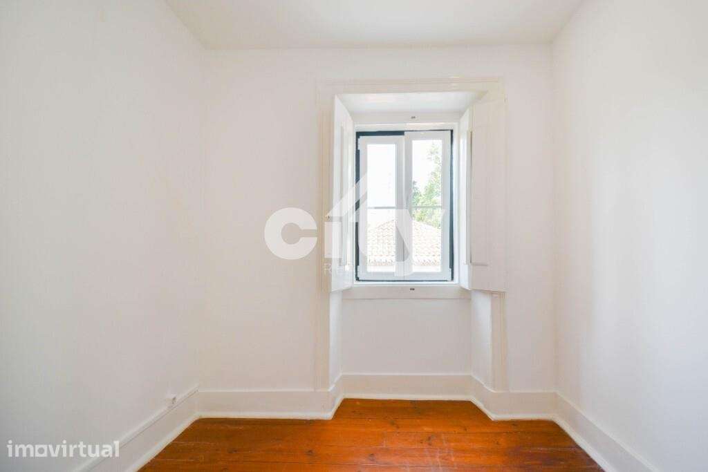APARTAMENTO T2 JUNTO AO JARDIM DA ESTRELA - Grande imagem: 3/30