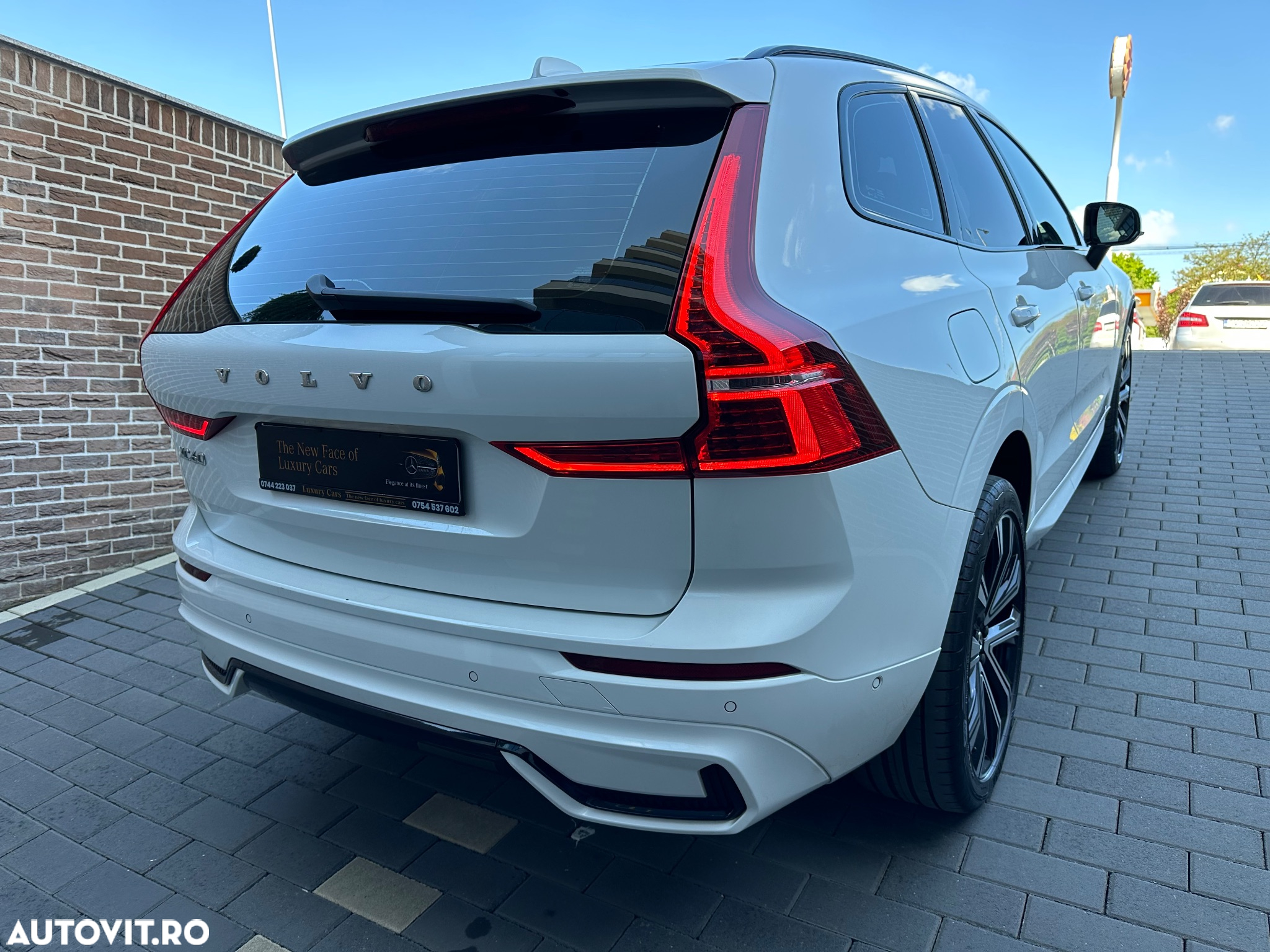 Volvo XC 60 T6 AWD Recharge Geartronic RDesign - 4
