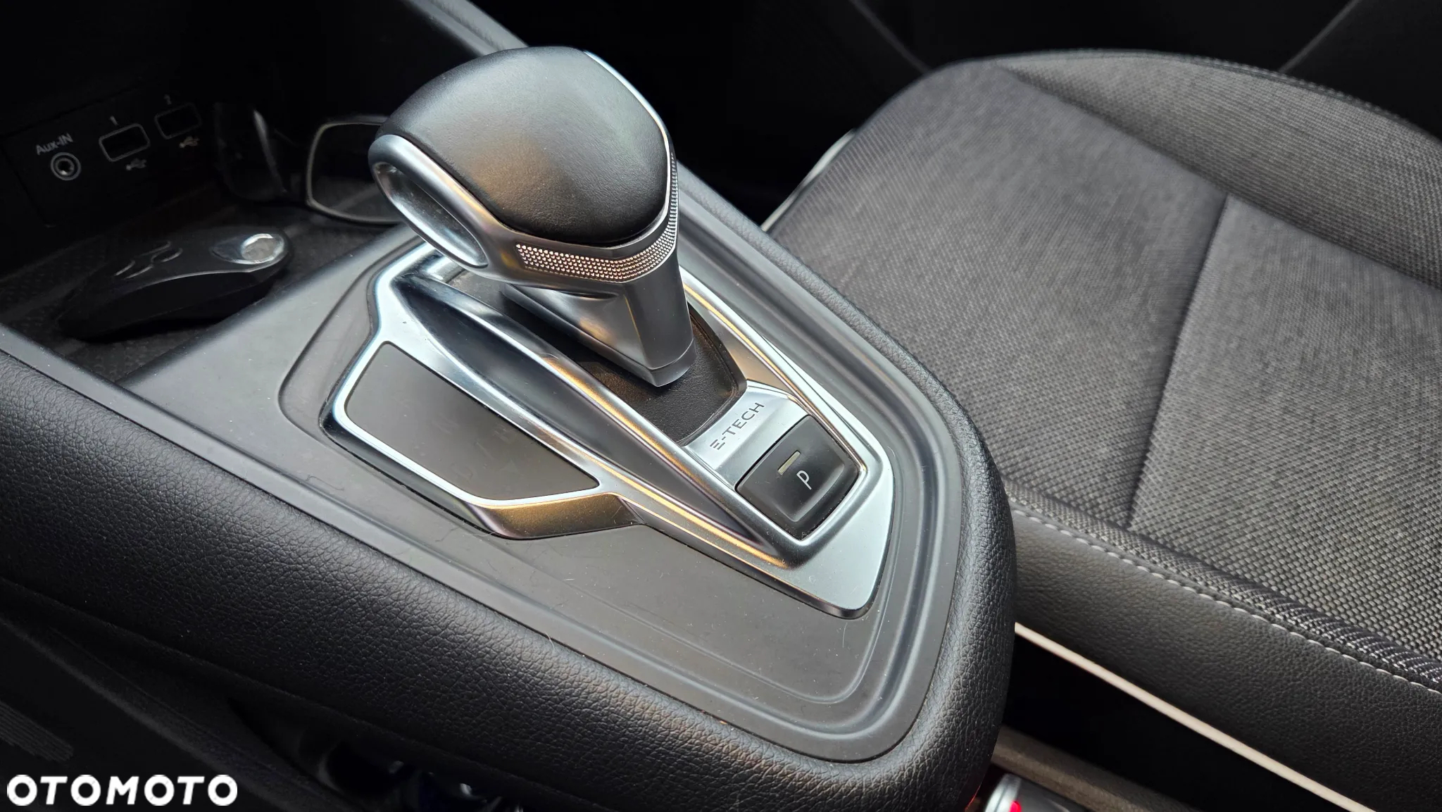 Renault Captur 1.6 E-TECH Plug-In Intens - 14