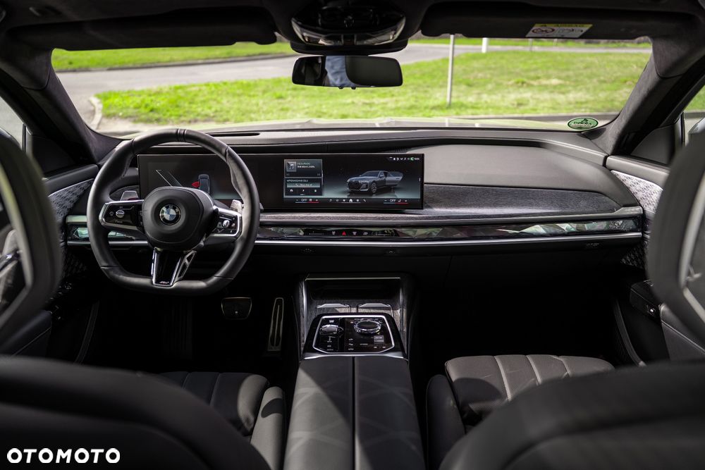 BMW Seria 7 740d xDrive mHEV Nero Lusso Edition sport - 31