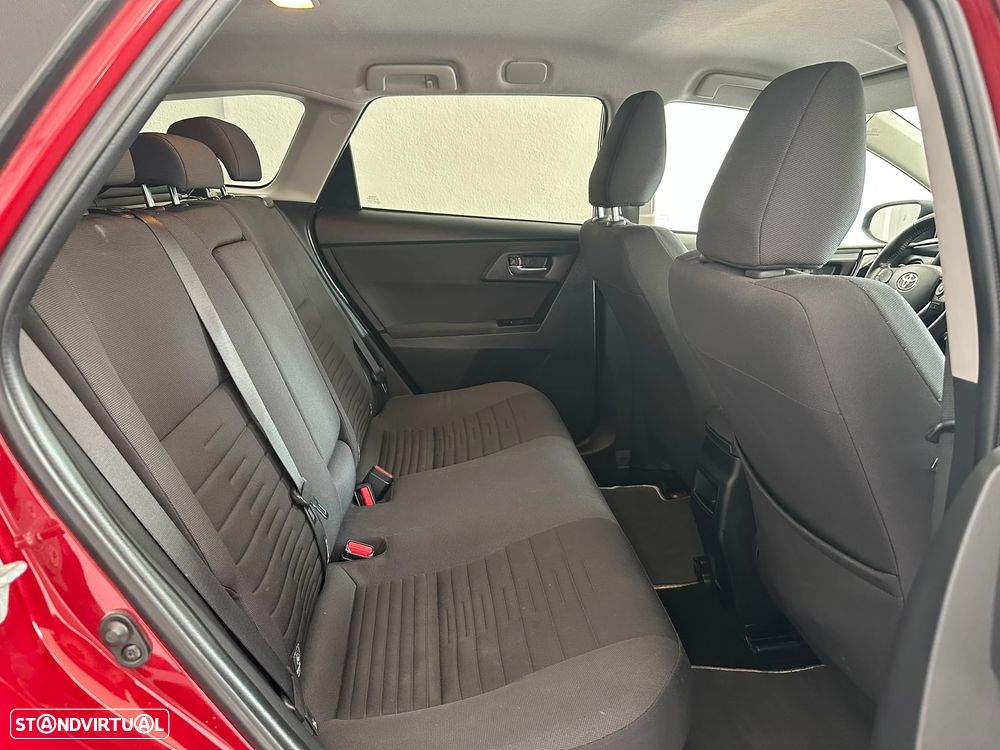 Toyota Auris Touring Sports 1.8 HSD Comfort - 29