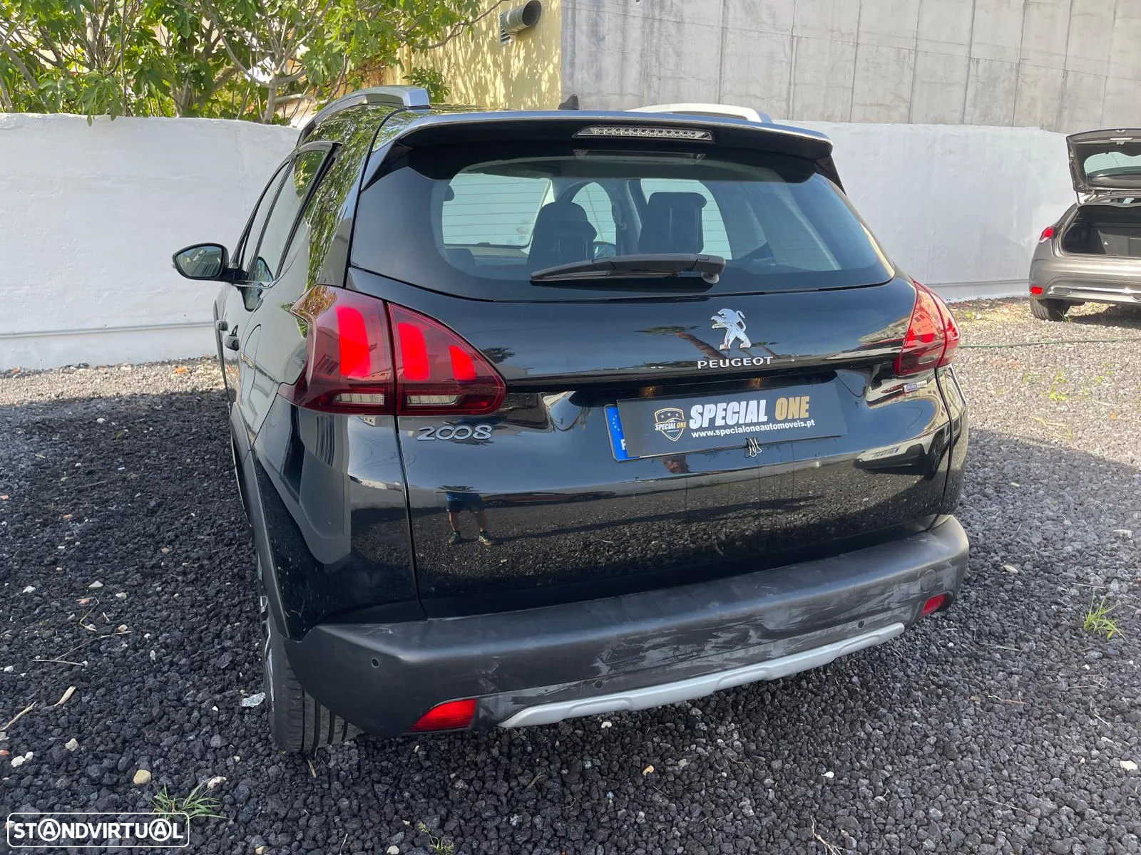 Peugeot 2008 1.2 PureTech Allure - 3
