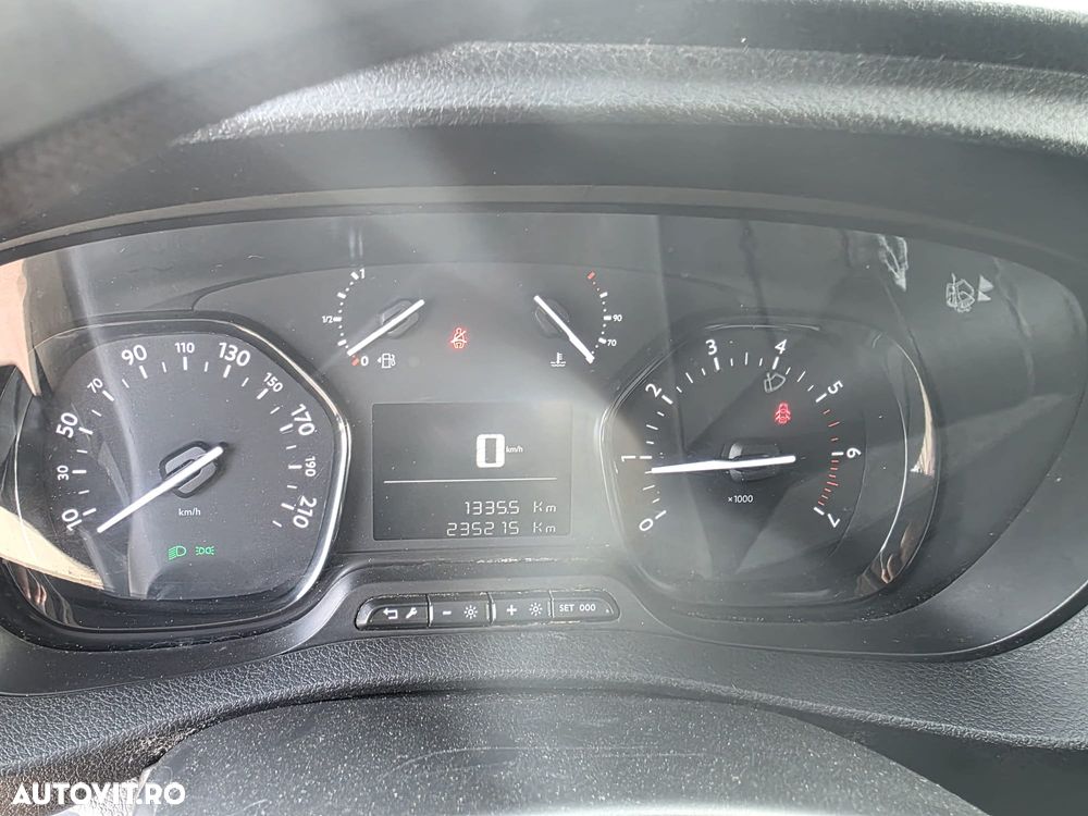 Peugeot EXPERT - 8
