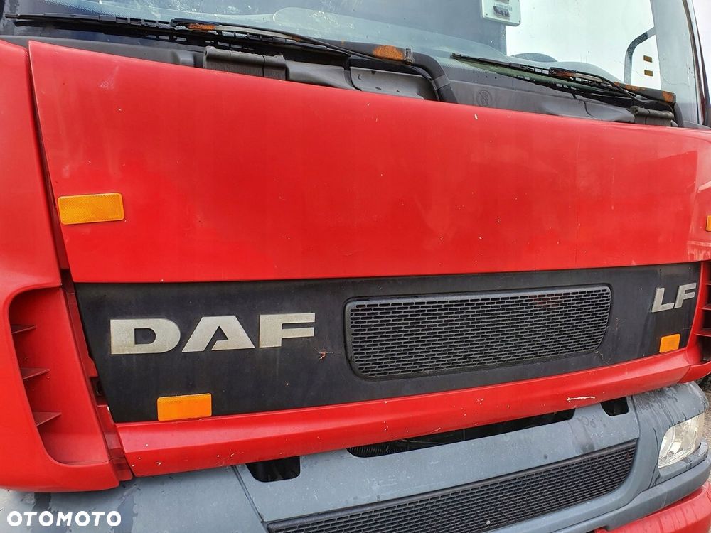 MASKA ATRAPA PRZEDNIA CZERWONA GRILL DAF LF 45 55 01-06 rok - 2