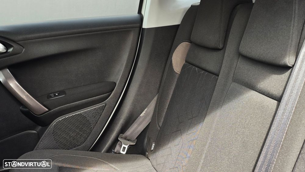 Peugeot 2008 1.4 HDi Active - 21