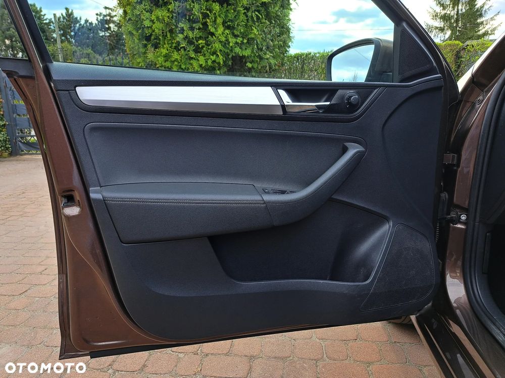 Skoda RAPID 1.0 TSI Ambition - 12