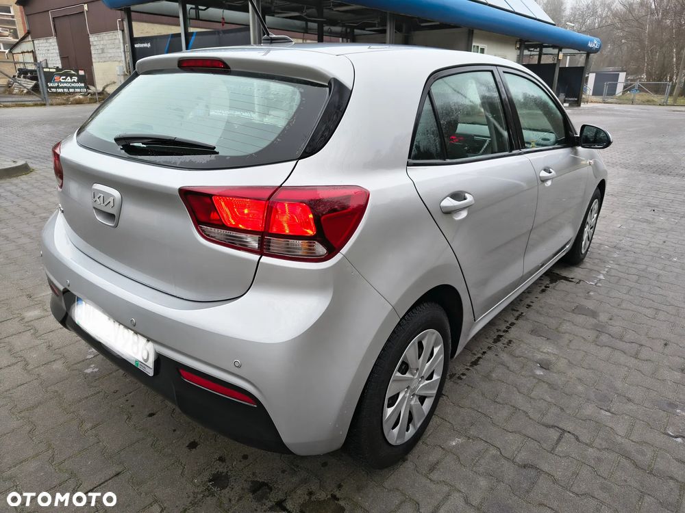 Kia Rio 1.2 L - 3