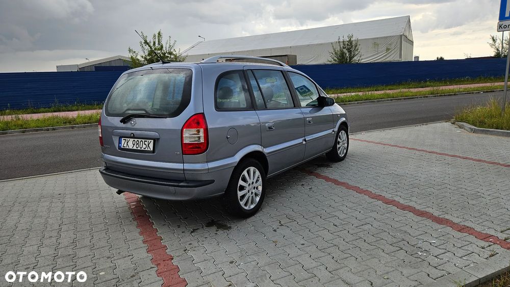 Opel Zafira 1.8 16V Comfort - 28