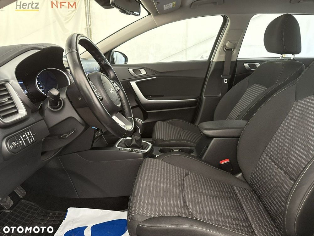 Kia Ceed - 12