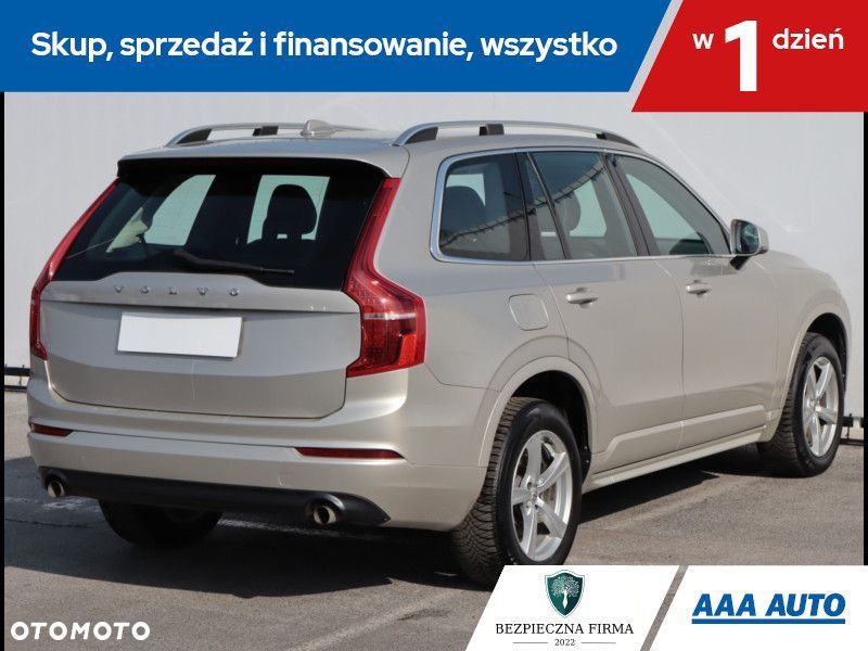Volvo XC 90 - 7