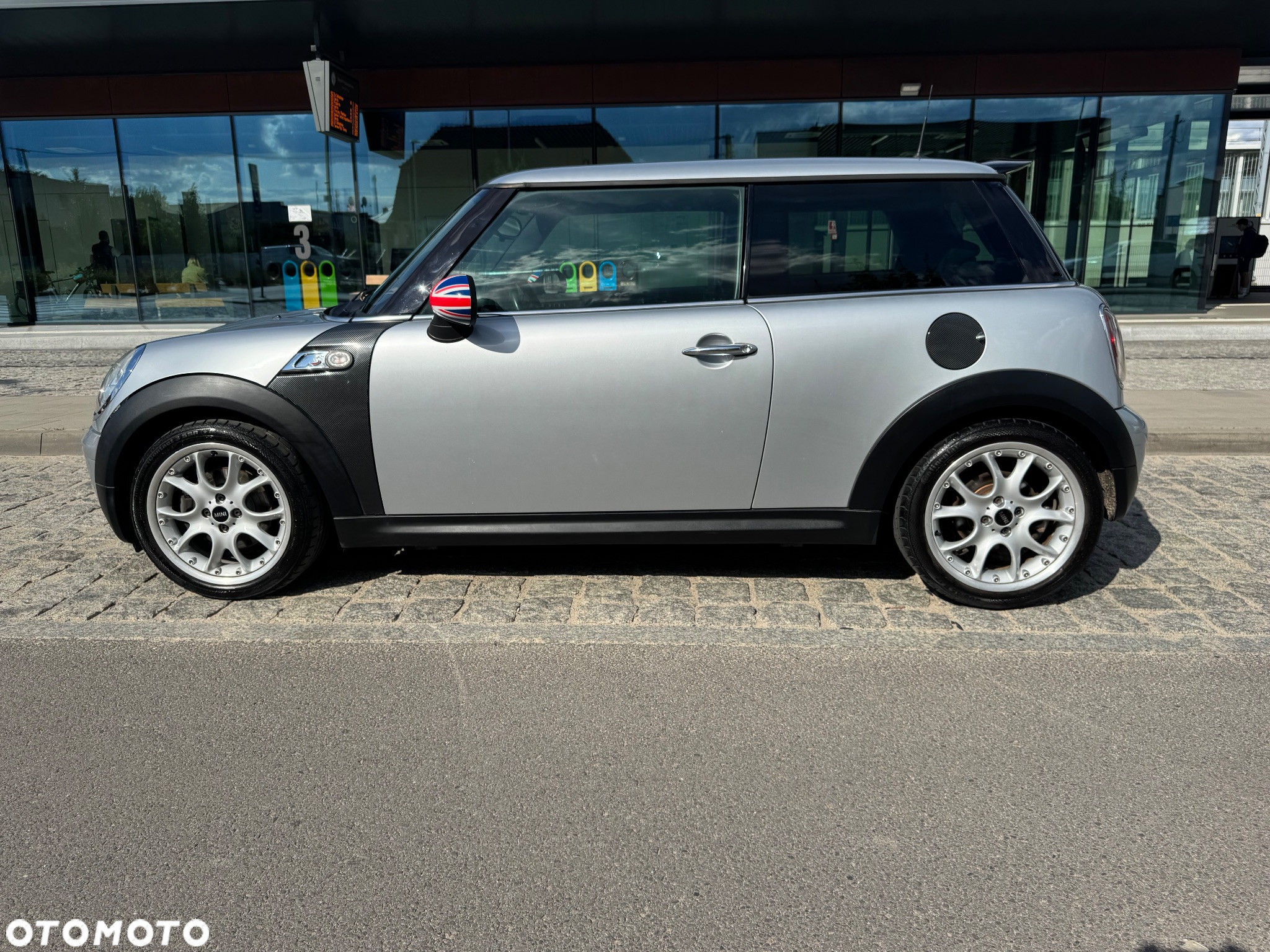 MINI ONE Standard - 10
