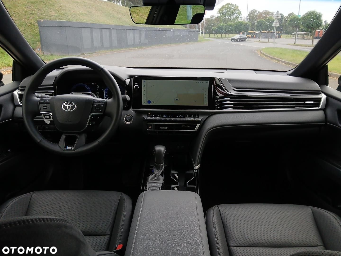 Toyota Camry - 27