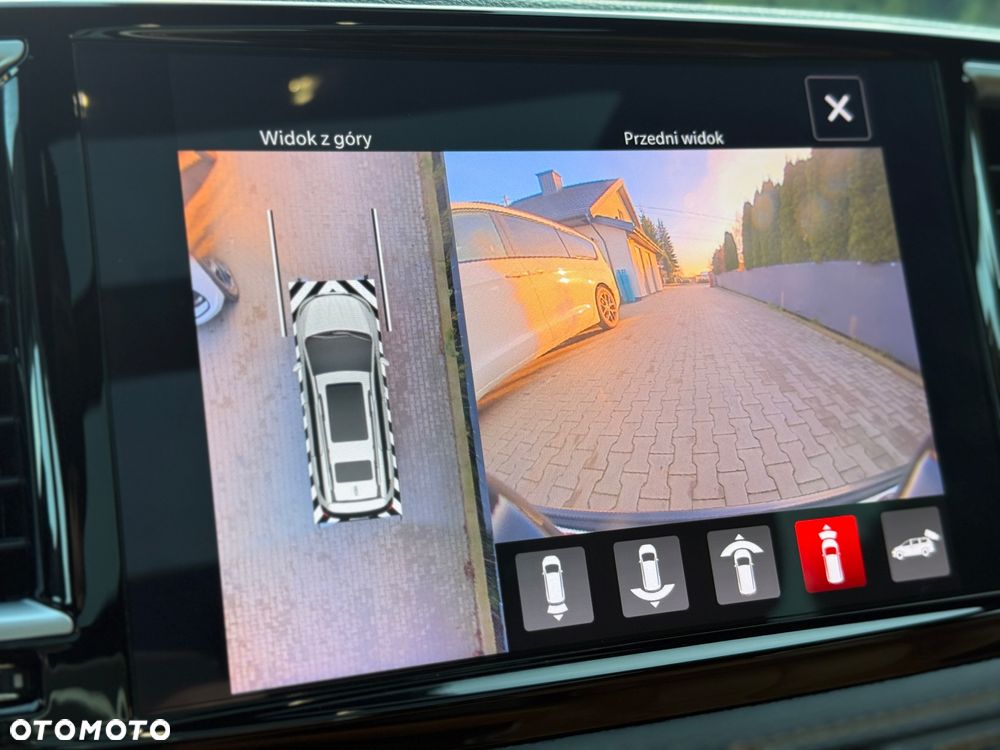 Chrysler Pacifica - 32