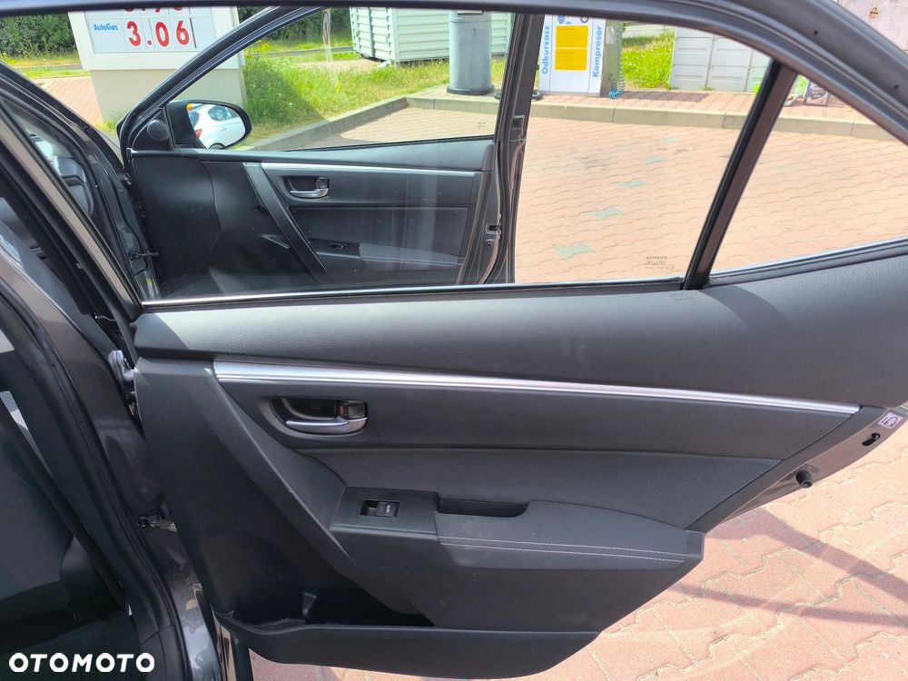 Toyota Corolla 1.6 Comfort - 13