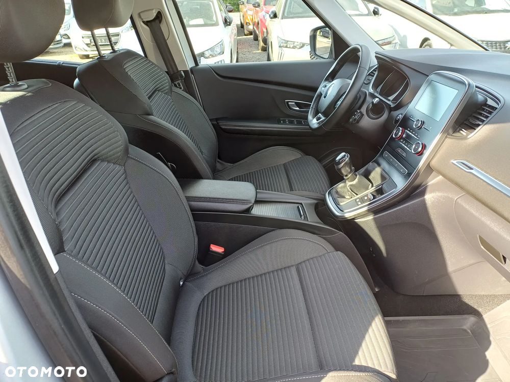 Renault Grand Scenic - 11