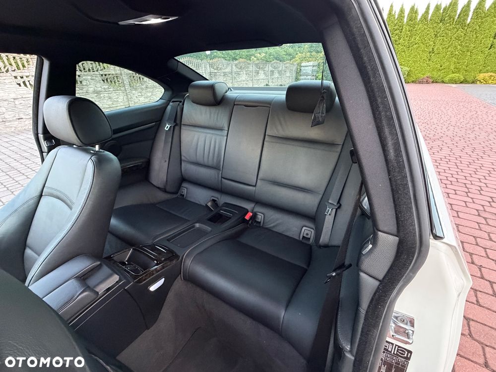 BMW Seria 3 330d M Sport Edition - 25