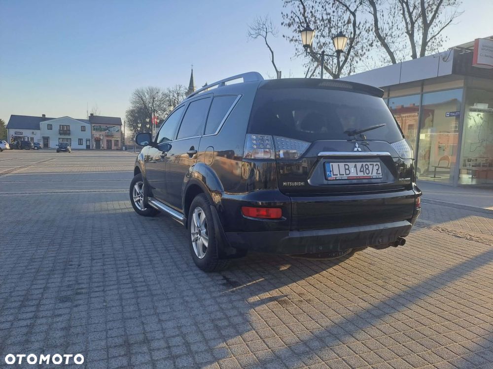 Mitsubishi Outlander - 4