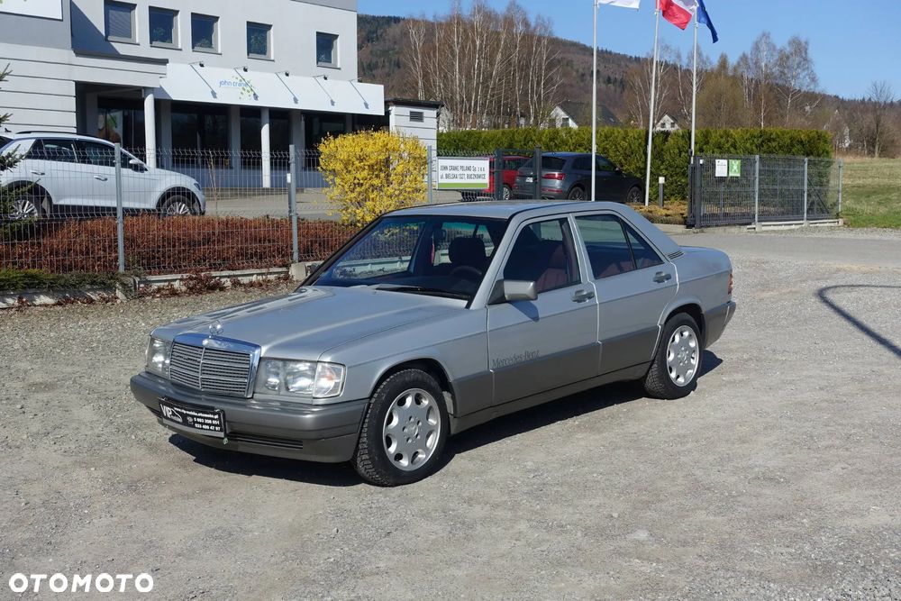 Mercedes-Benz W201 (190)
