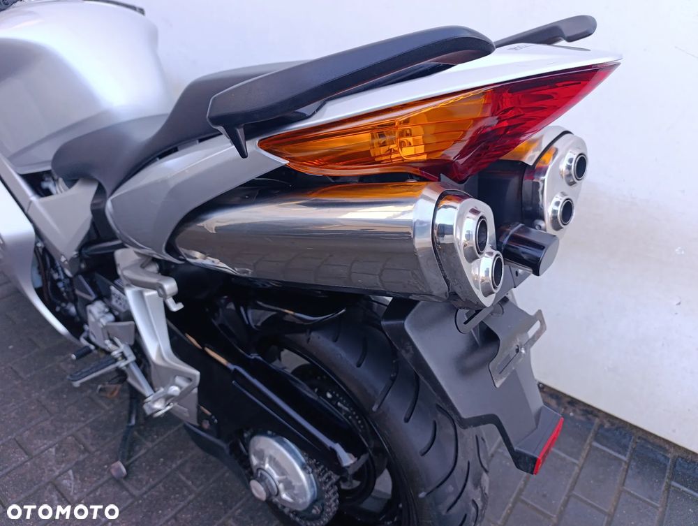 Honda VFR - 18