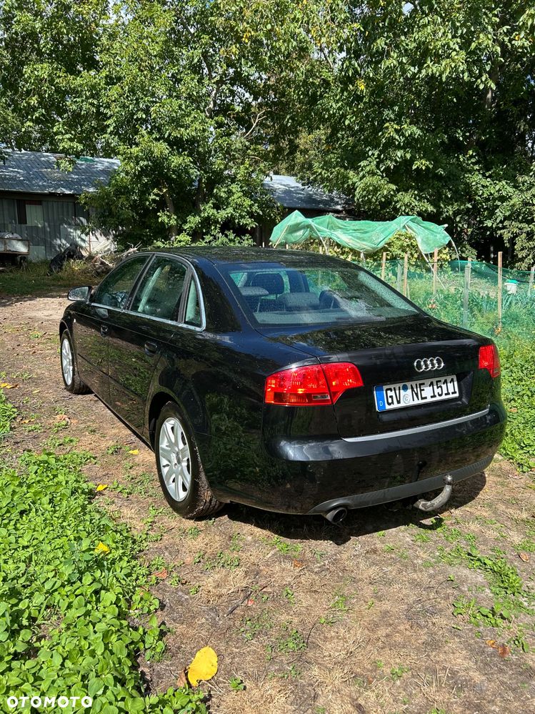 Audi A4 Limousine - 3