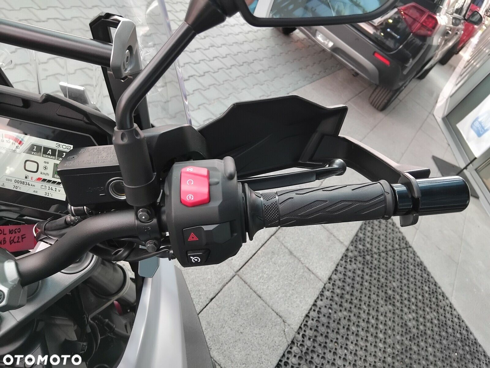 Suzuki DL - 11