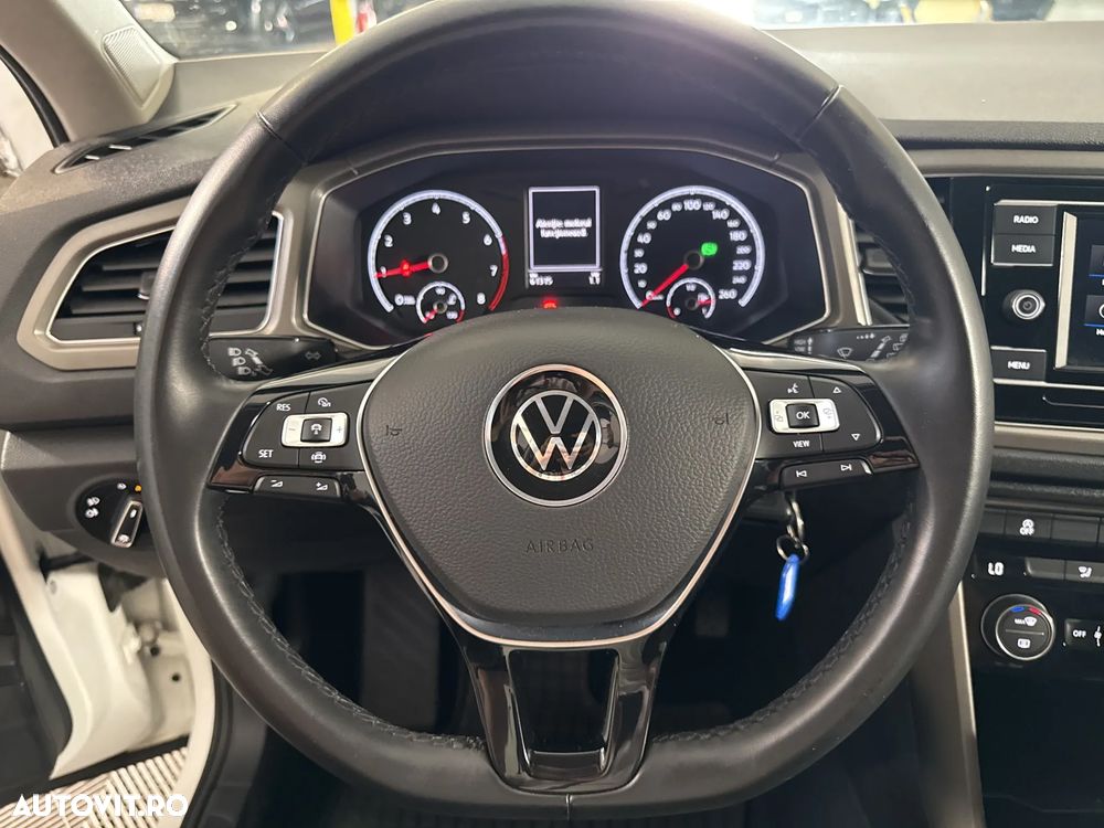 Volkswagen T-Roc - 16