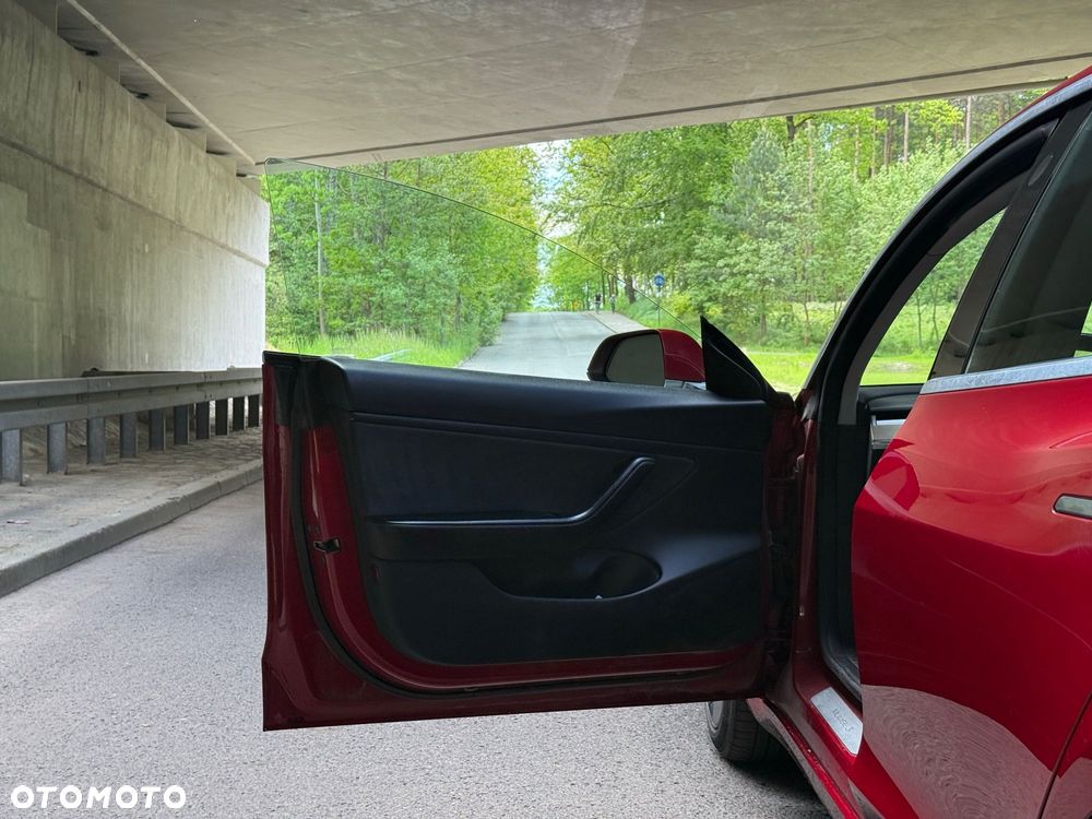 Tesla Model 3 - 12