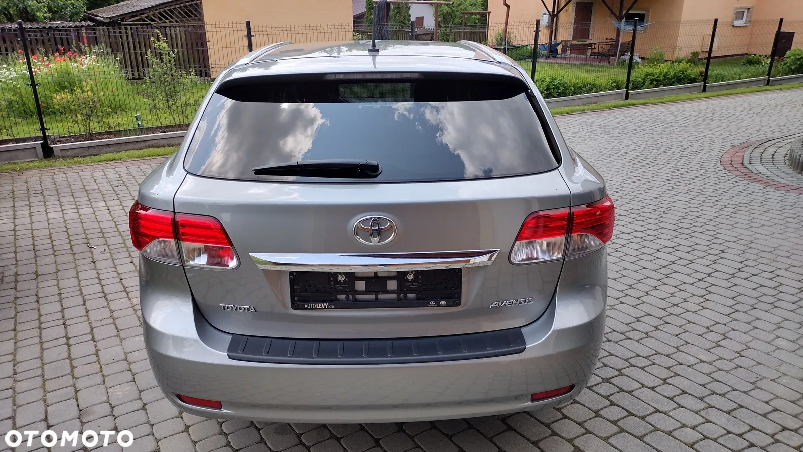Toyota Avensis - 9