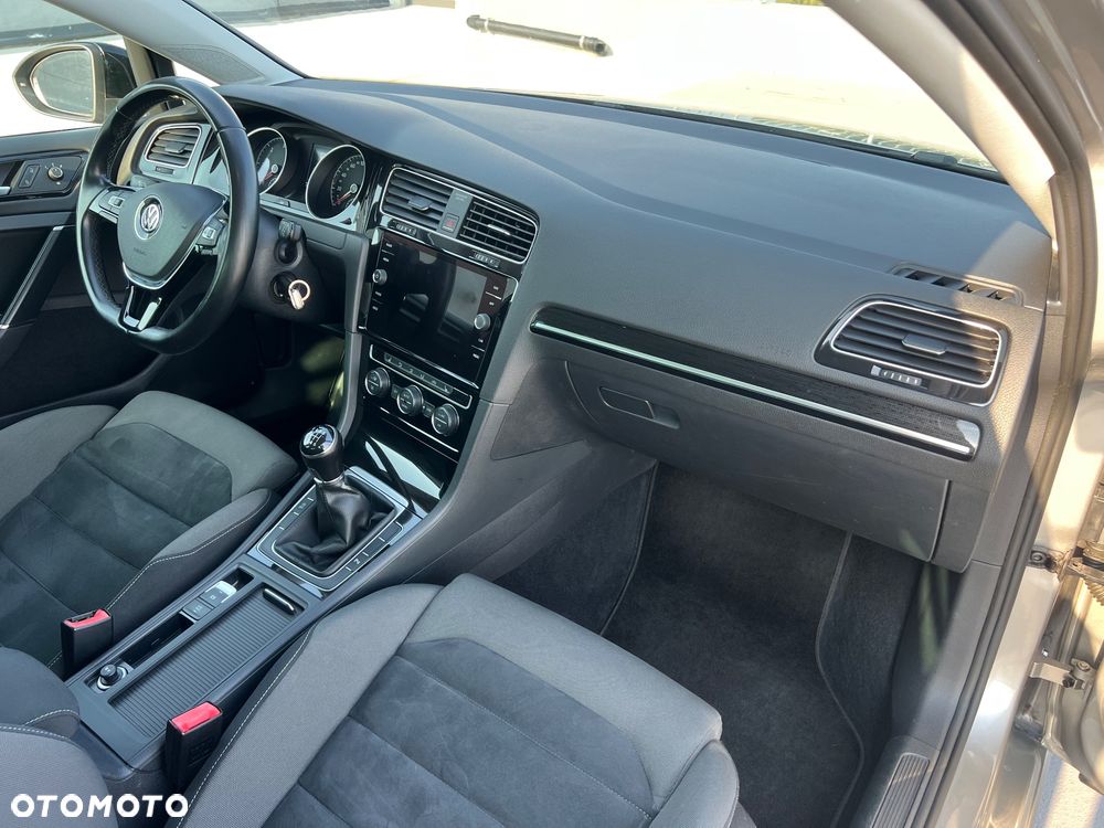 Volkswagen Golf 2.0 TDI SCR Highline - 31