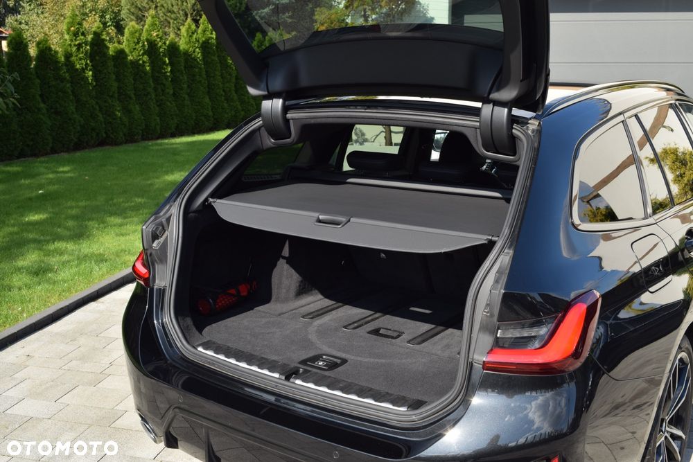 BMW Seria 3 320d xDrive M Sport sport - 29