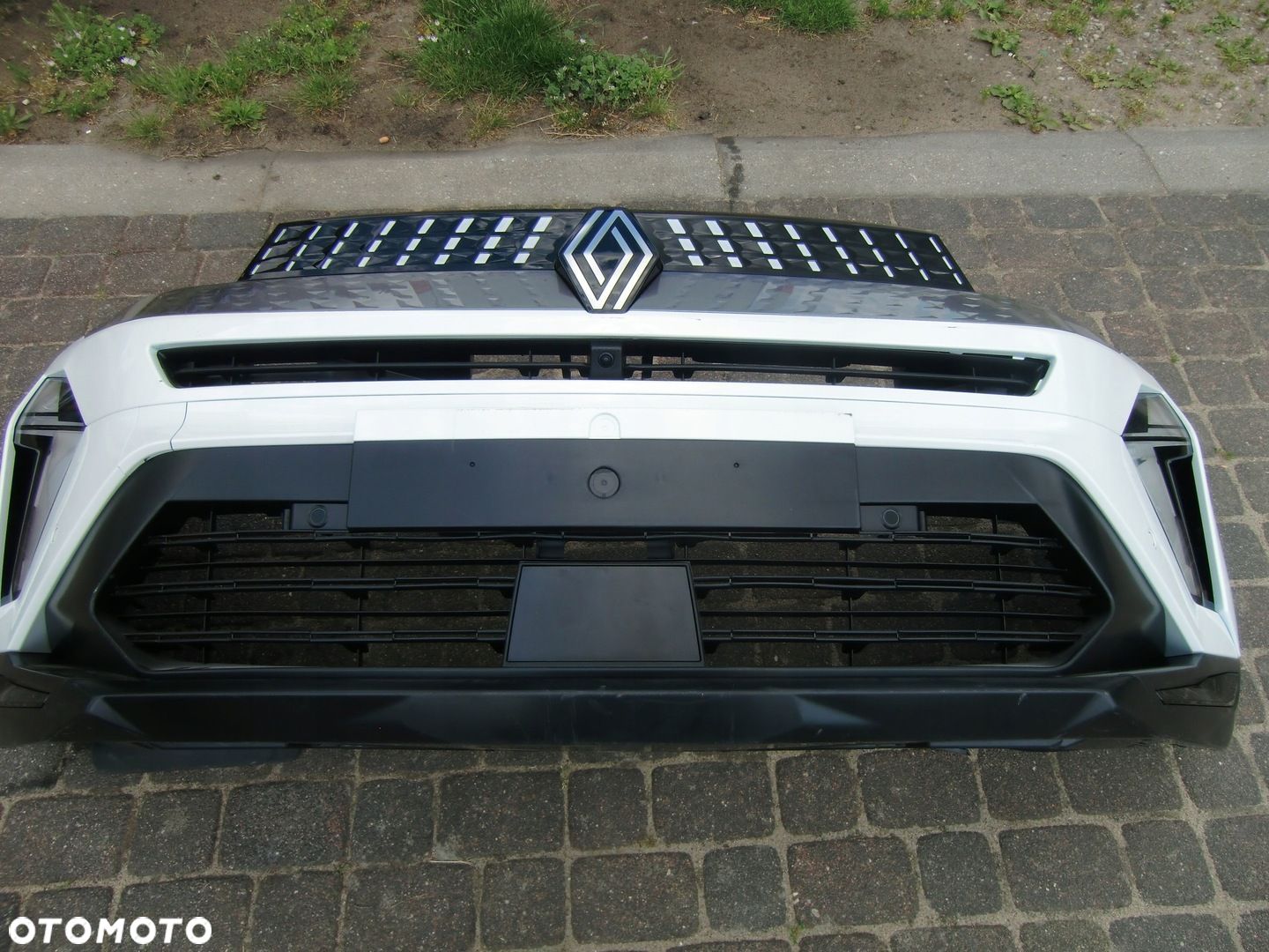 ZDERZAK RENAULT CAPTUR II E TECH 6XPDC - 1