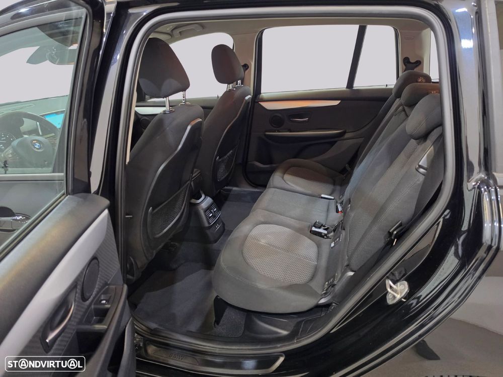 BMW 216 Gran Tourer d - 13