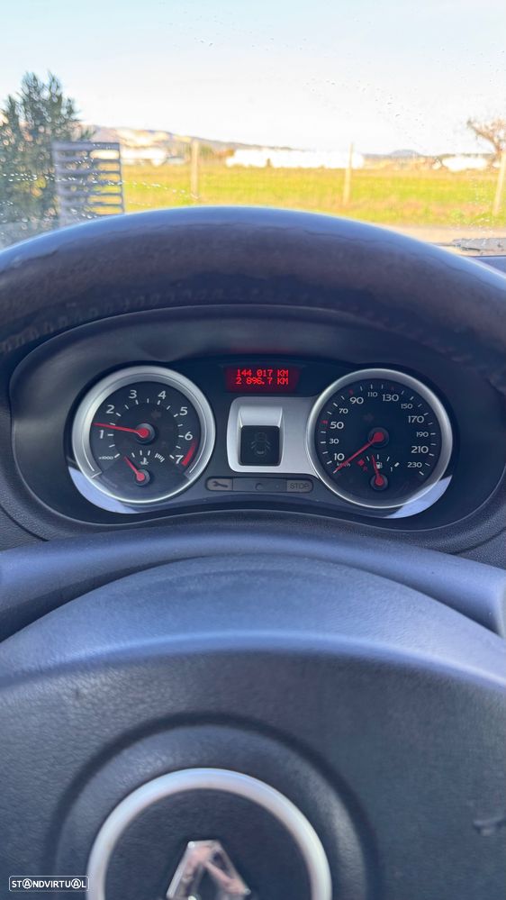 Renault Clio 1.2 16V Confort - 42