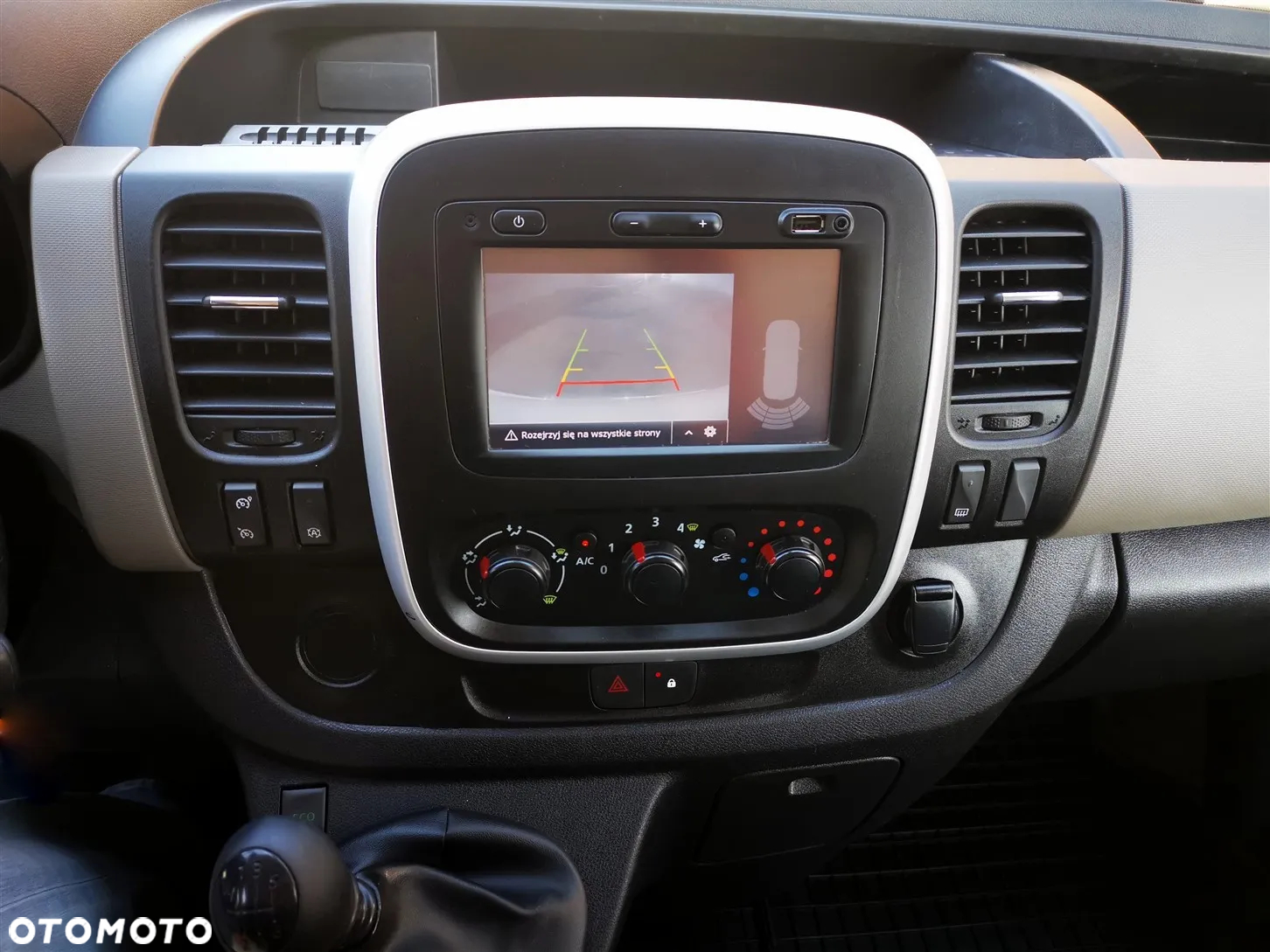 Renault Trafic - 25