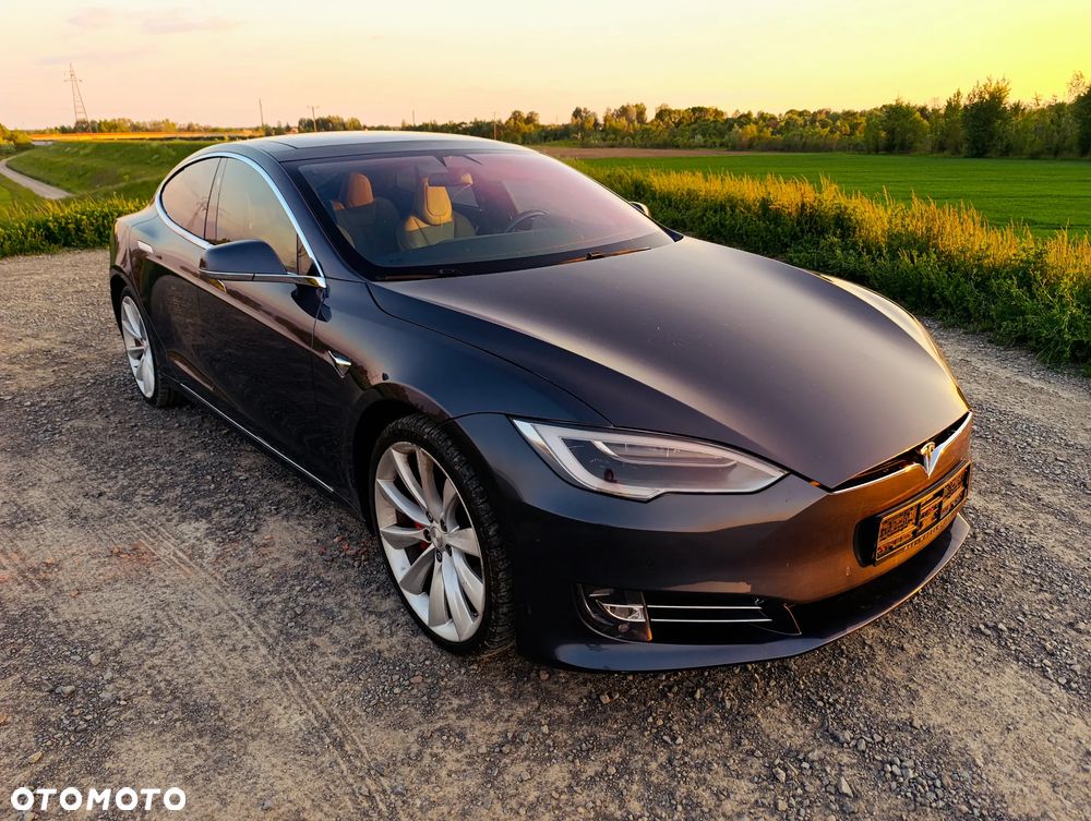Tesla Model S - 28