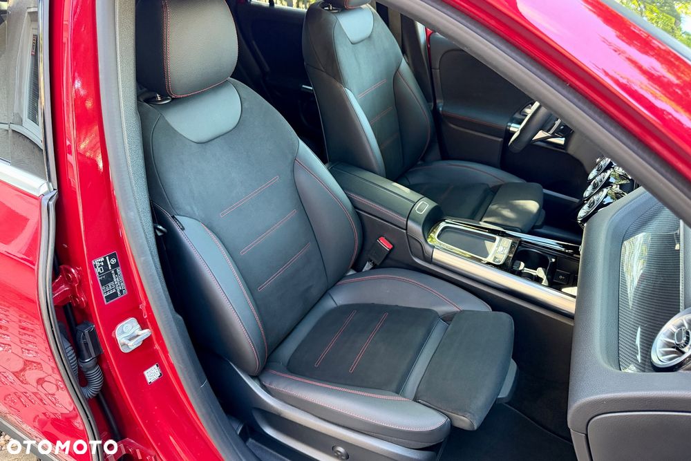 Mercedes-Benz GLA 200 AMG Line - 16