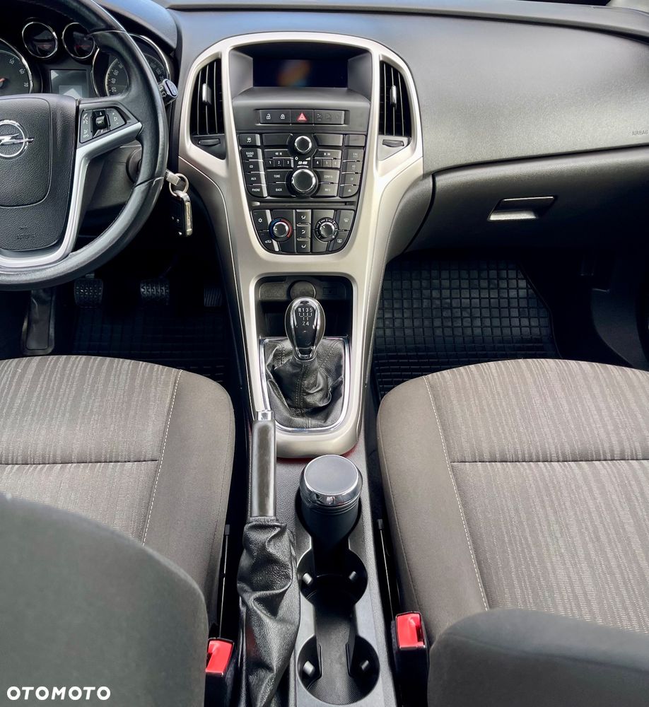Opel Astra 1.4 T Essentia - 17