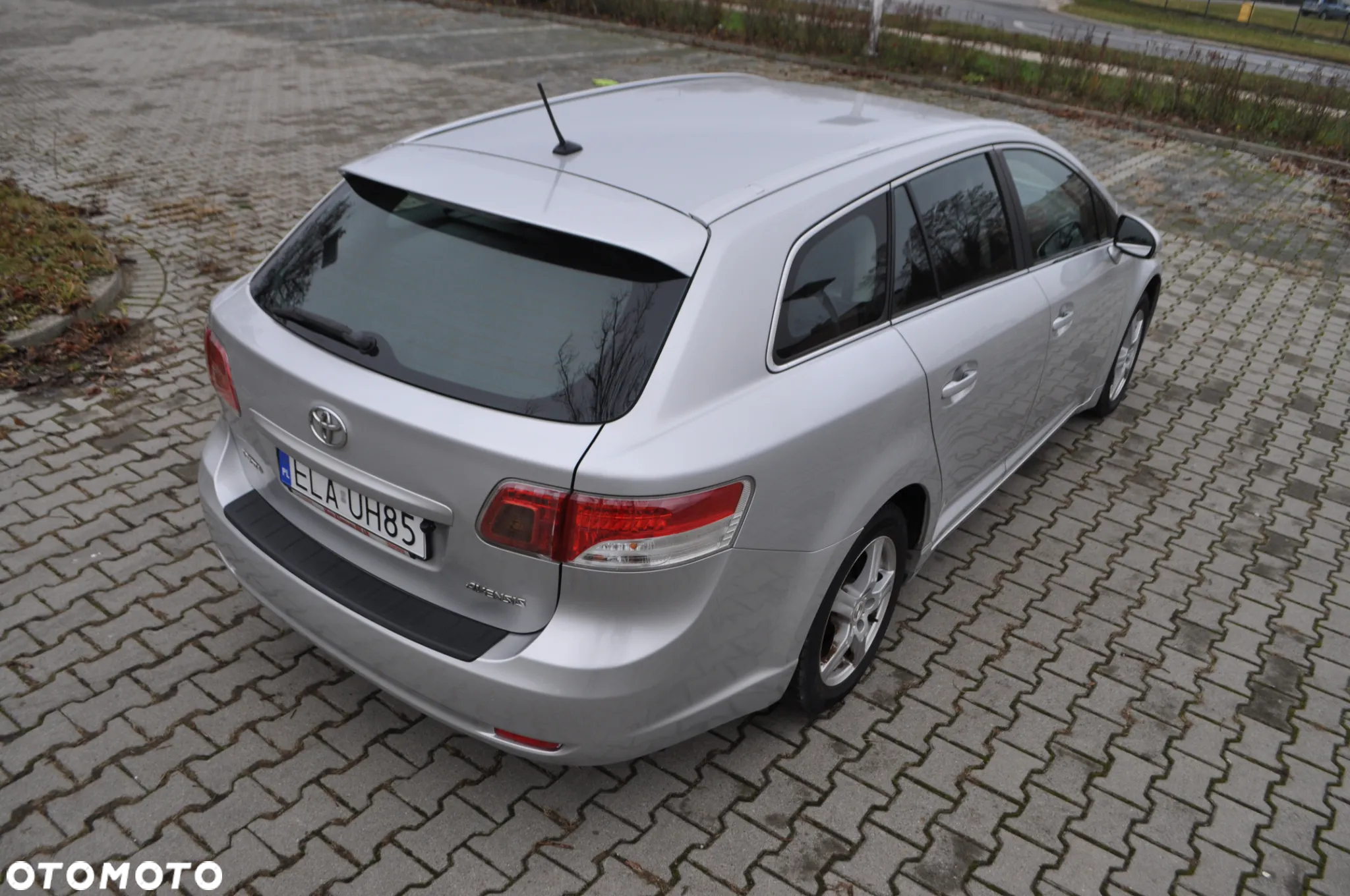 Toyota Avensis 1.8 Active - 14