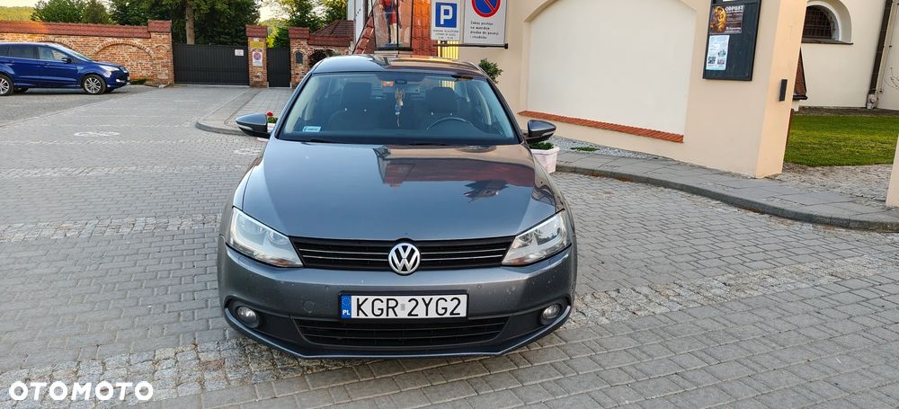 Volkswagen Jetta 1.6 TDI Blue Motion Technology Trendline - 5