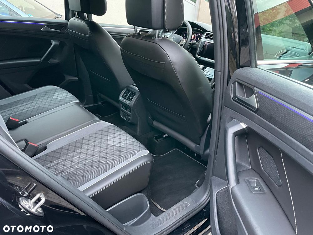 Volkswagen Tiguan 2.0 TDI SCR 4MotION DSG R-Line - 24