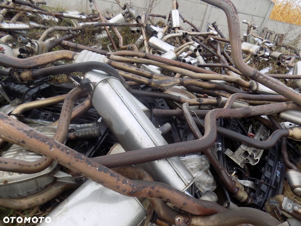 BMW E60 E90 F10 E87 F20 F30 WYDECHY TŁUMIKI KOMPLETNE - 2