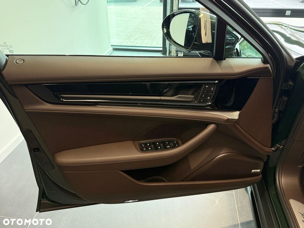 Porsche Panamera - 16