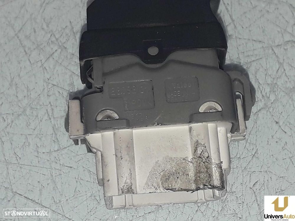 COMANDO ELEVADOR DE VIDRO TRASEIRO ESQUERDO RENAULT SCÉNIC II 2004 -2808201 - 1