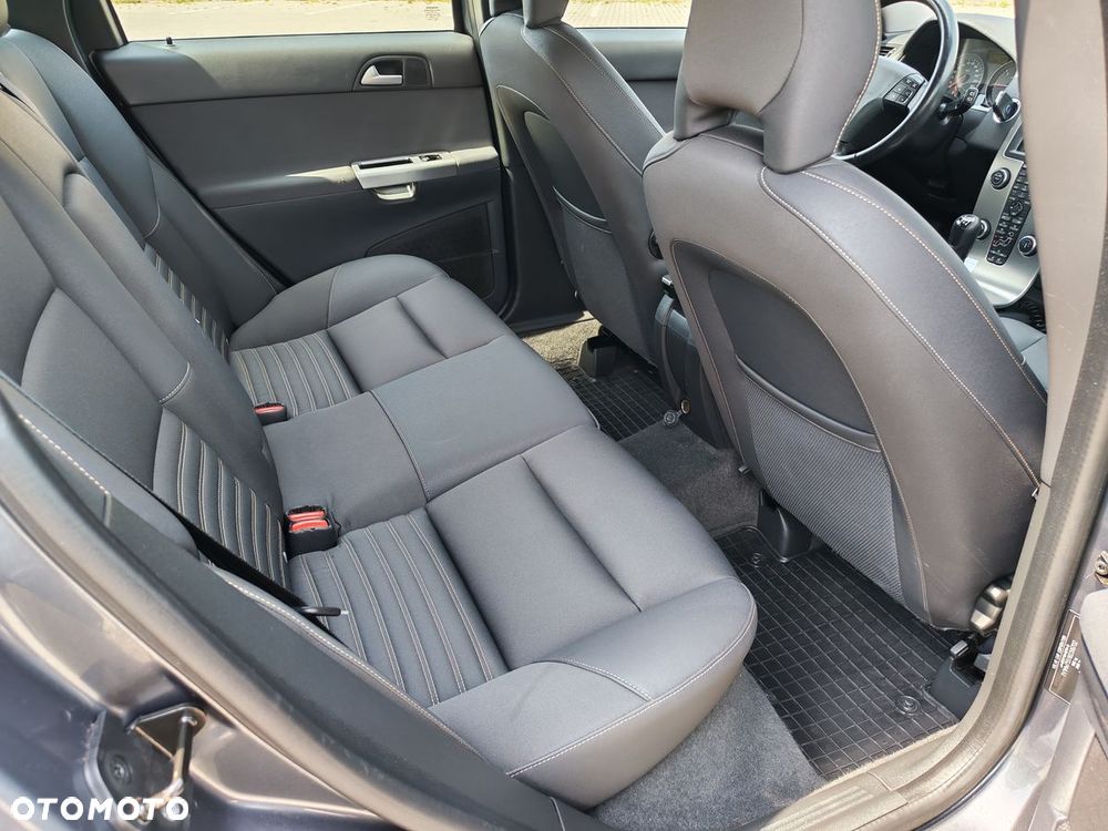 Volvo V50 - 18