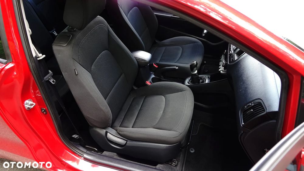 Kia Rio 1.4 Dream Team Edition - 11