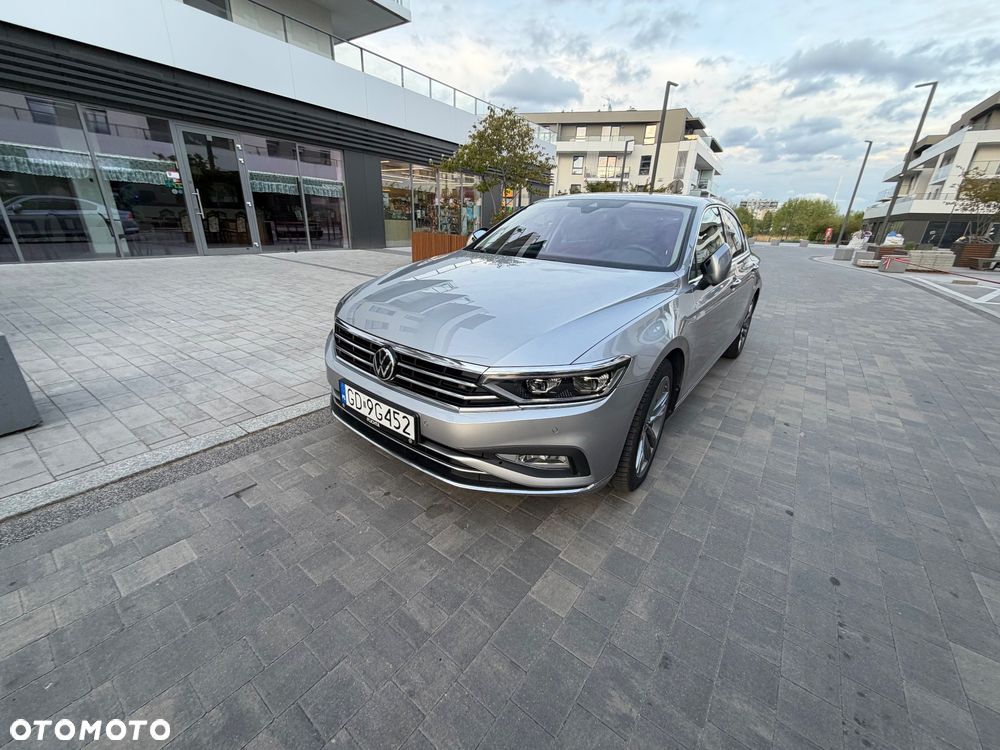 Volkswagen Passat 1.5 TSI EVO Elegance DSG - 1